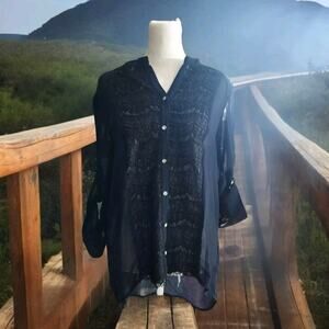 Womens BKE Boutique Shirt Size Med Blue & Silver Buckle Blouse Top